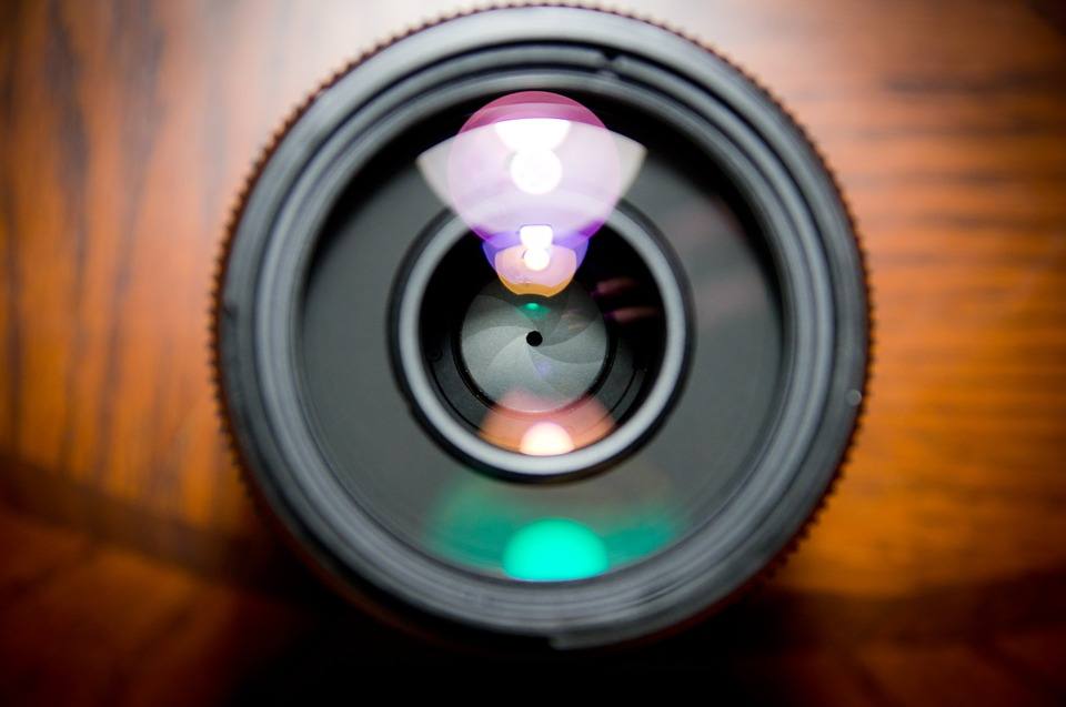 Picture of a lens with a focus on its small aperture